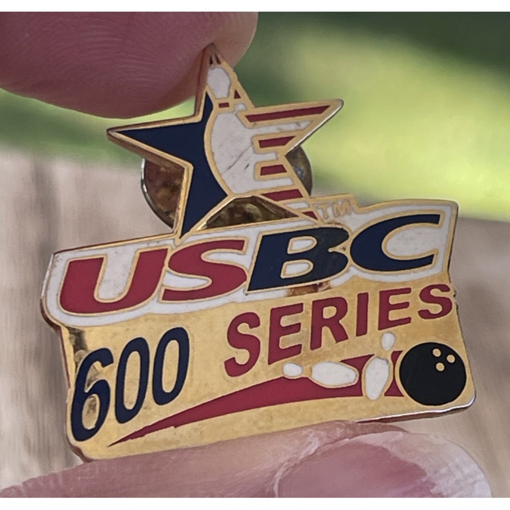 00023‎ USBC 600 Series Bowling Star Hat Enamel Lapel Pin Collectible